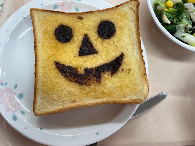 ハロウィントーストはいろんな顔があります