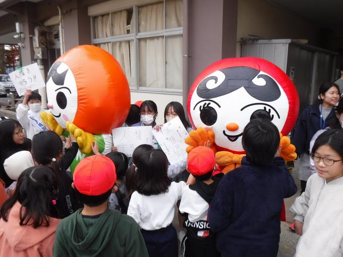 大人気のまもるくんとあゆみちゃん