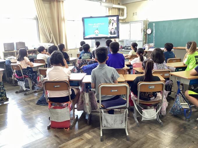 回答は学級ごとに一つにまとめ、送信することで、双方向のやりとりをしながら進められました。