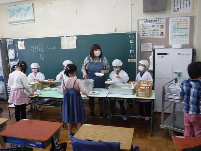 ２年生の給食当番