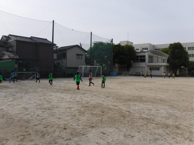 サッカー部朝練習