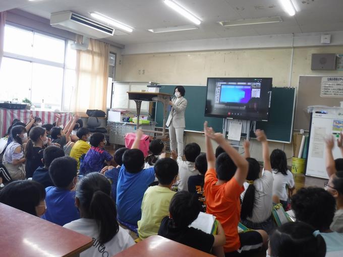 勝浦小学校とのオンライン学習会