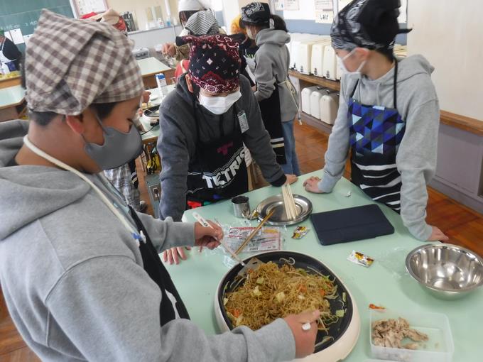 焼きそば作り