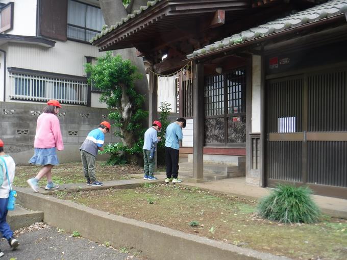 お参りは順番に
