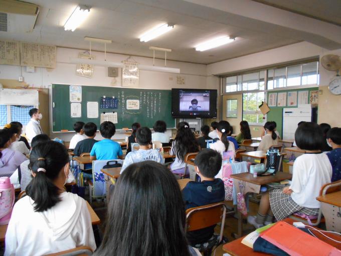 全校朝会2
