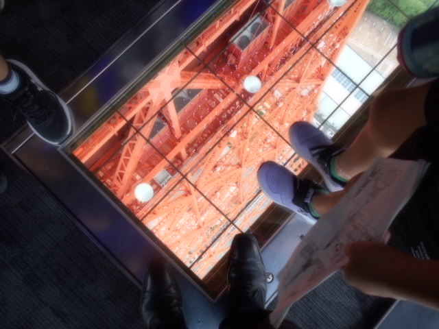 展望台から下を見ると