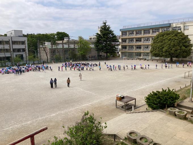 校庭へ避難