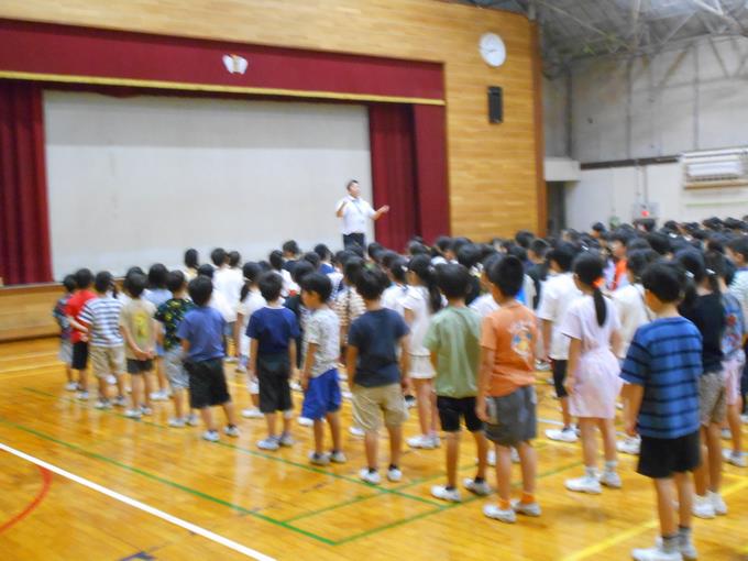 校歌斉唱