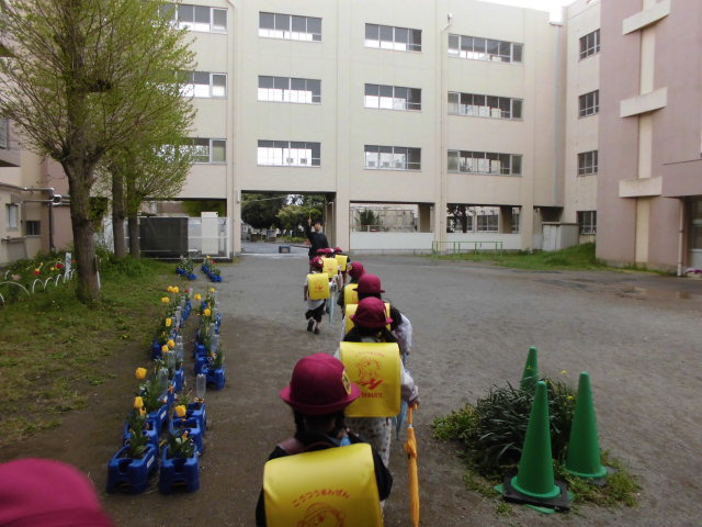 集団下校の様子②