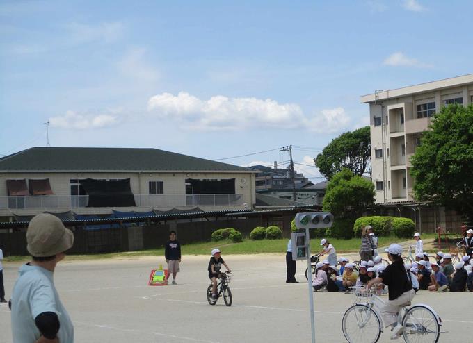 交通安全教室の様子　自転車の乗り方