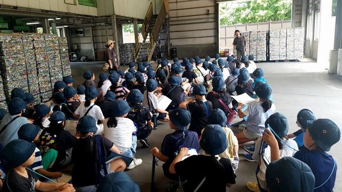 リサイクル工場での様子
