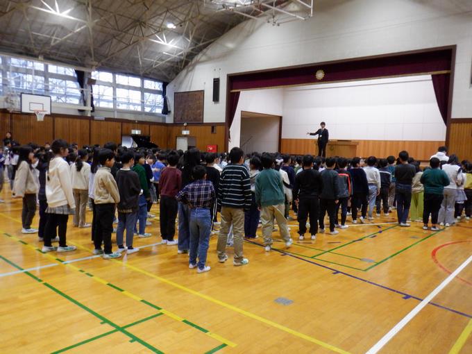校歌も元気に