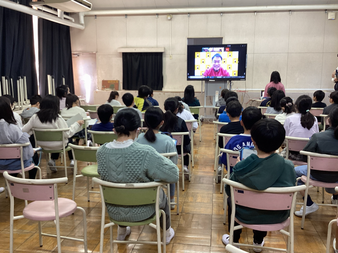 最後に挨拶をしている様子