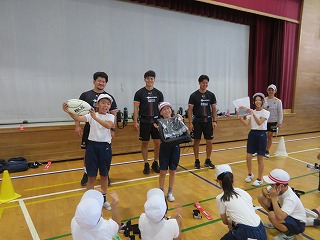 ラグビーセット贈呈