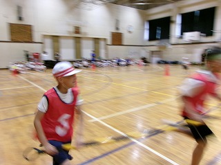 他の学校の友達と協力してゴール