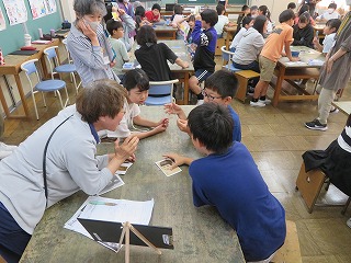 アートカードを使っての活動