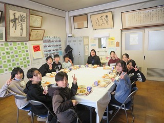 校長室給食1
