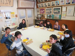 校長室給食10