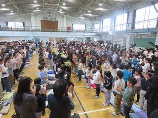 全校での見送り