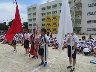運動会を盛り上げた応援団長