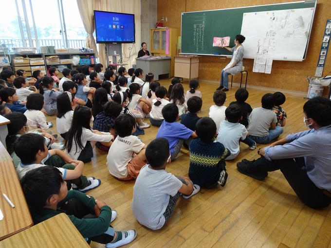 読み聞かせの様子2
