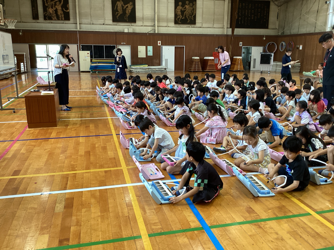 みんなで弾いてみました
