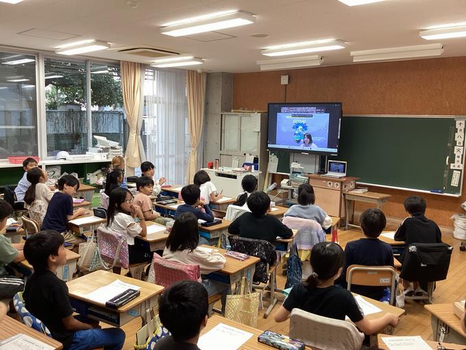 研究員の方の話をよく聞きました。