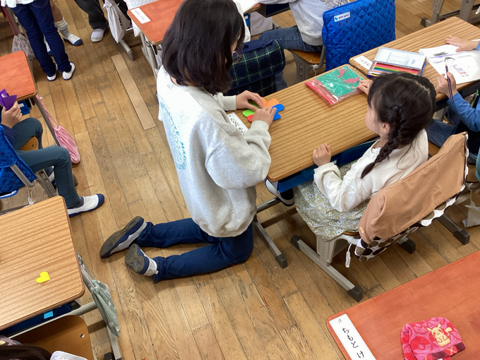 一緒に折り紙