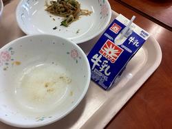 きれいにたたんでごみ袋へ