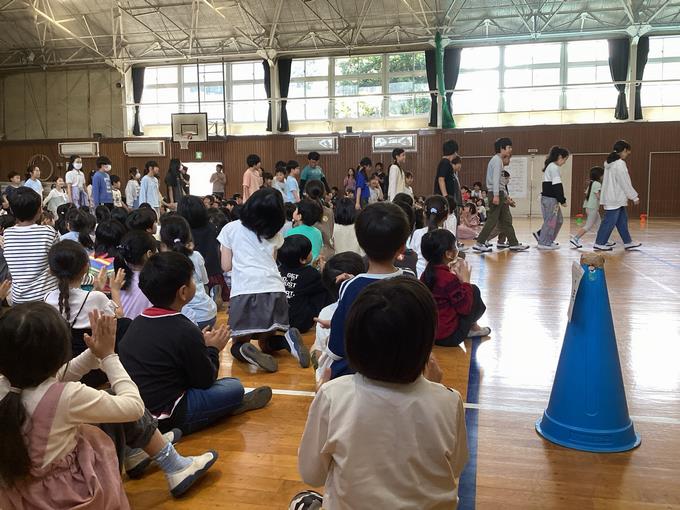 かわいい1年生に大きな拍手