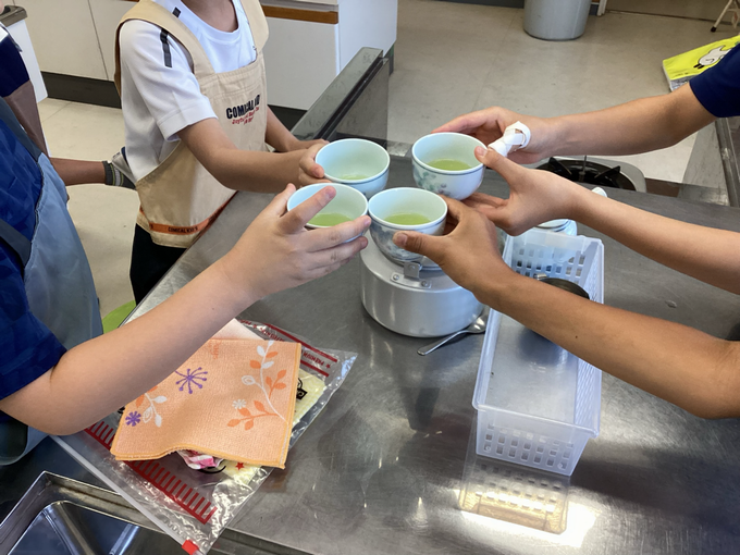 入れたお茶で乾杯！