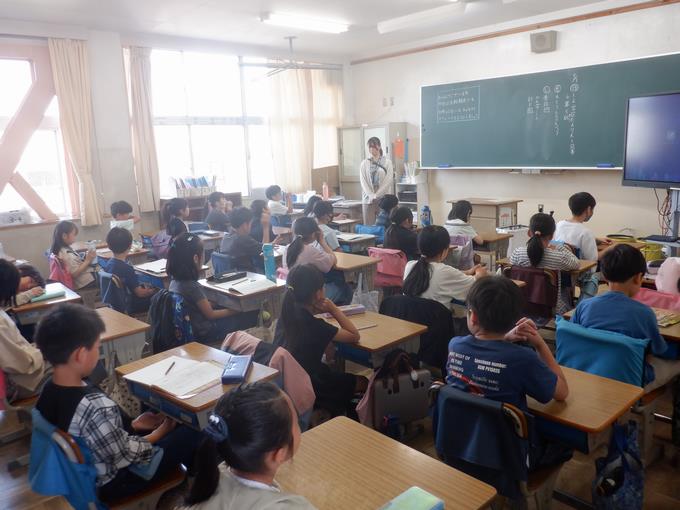 集中して聴いています