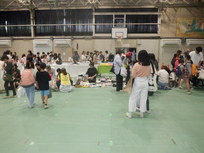 体育館も大盛況