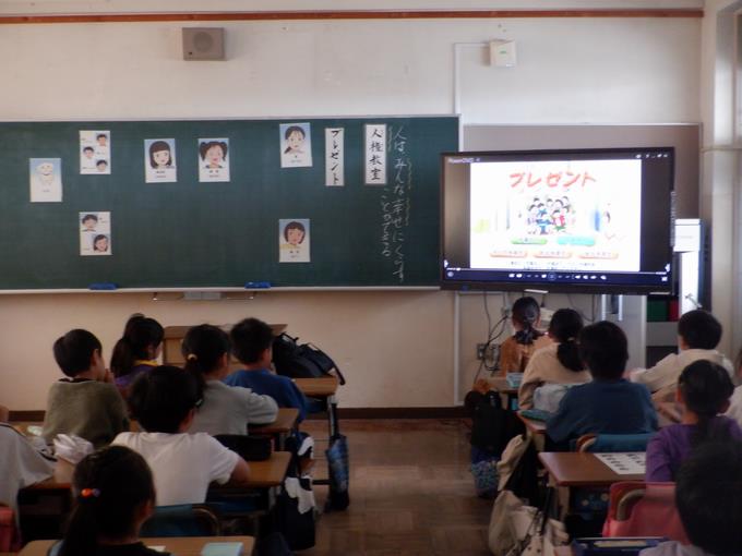 DVDを真剣に見ました