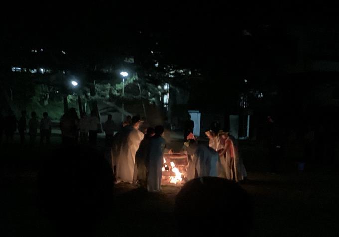 キャンプファイヤー