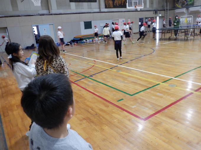 体育館での見学