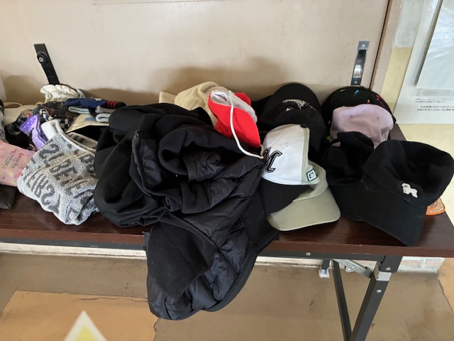衣類や帽子がたくさん