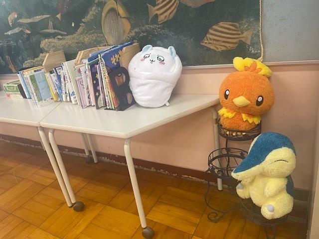 本やぬいぐるみもあります