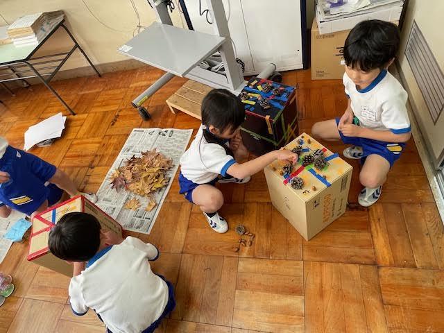 木の実を使って