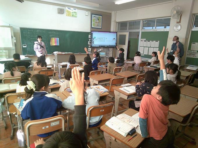 少人数指導の先生が配置されています
