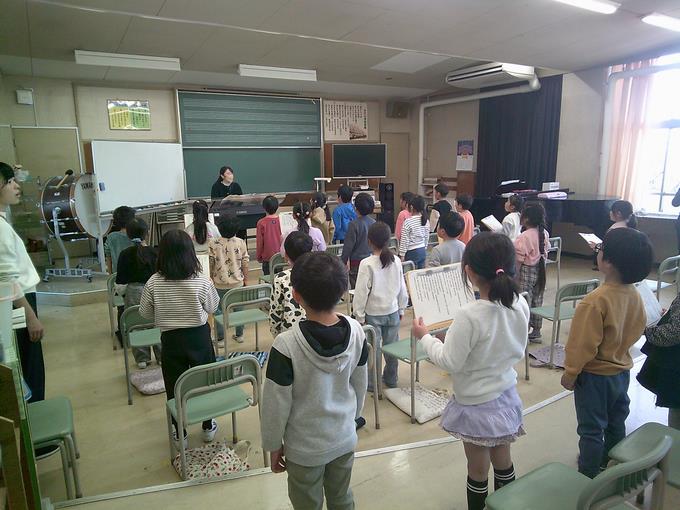 まずは今月の歌