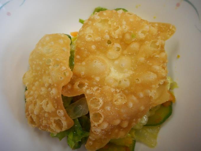 おばけがついたサラダです