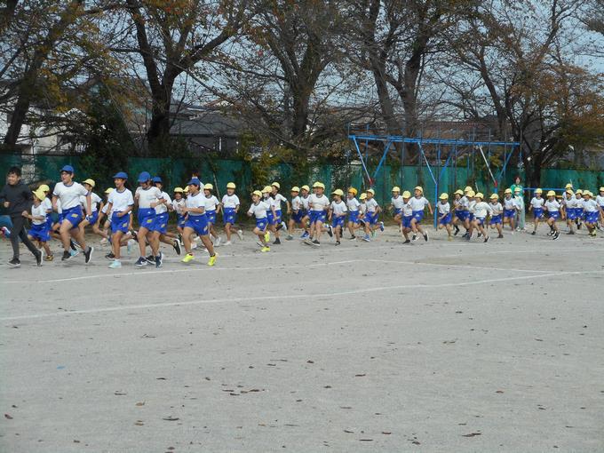 力強く走っています