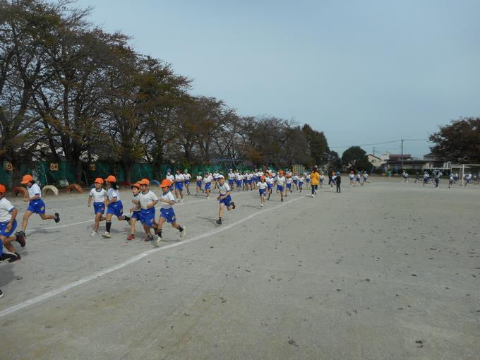 校庭が広くて走りやすいですね