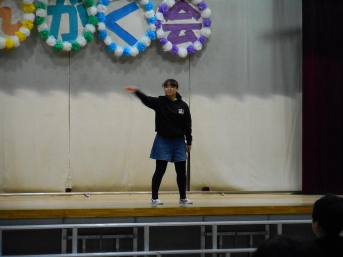 まずは全校合唱です