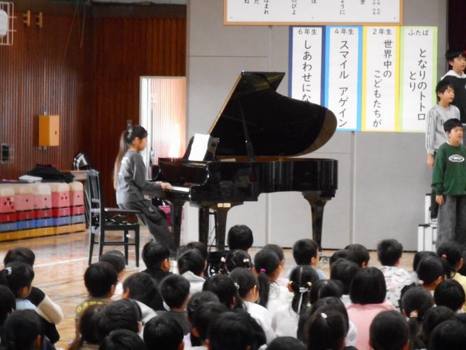 伴奏も5年生です