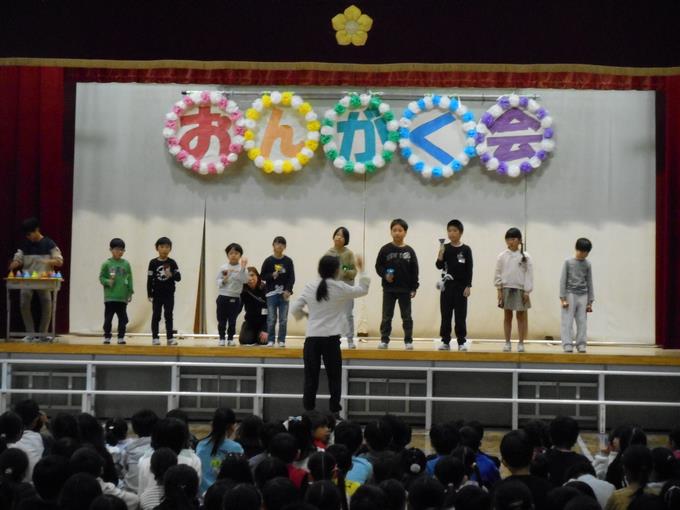 ハンドベルの演奏です