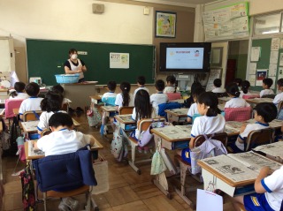 グリンピースのさやむき