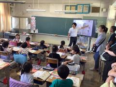 授業参観低学年