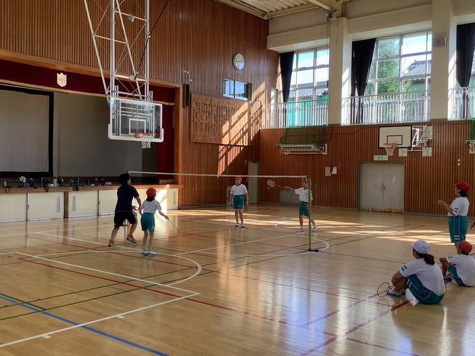 スポーツクラブ